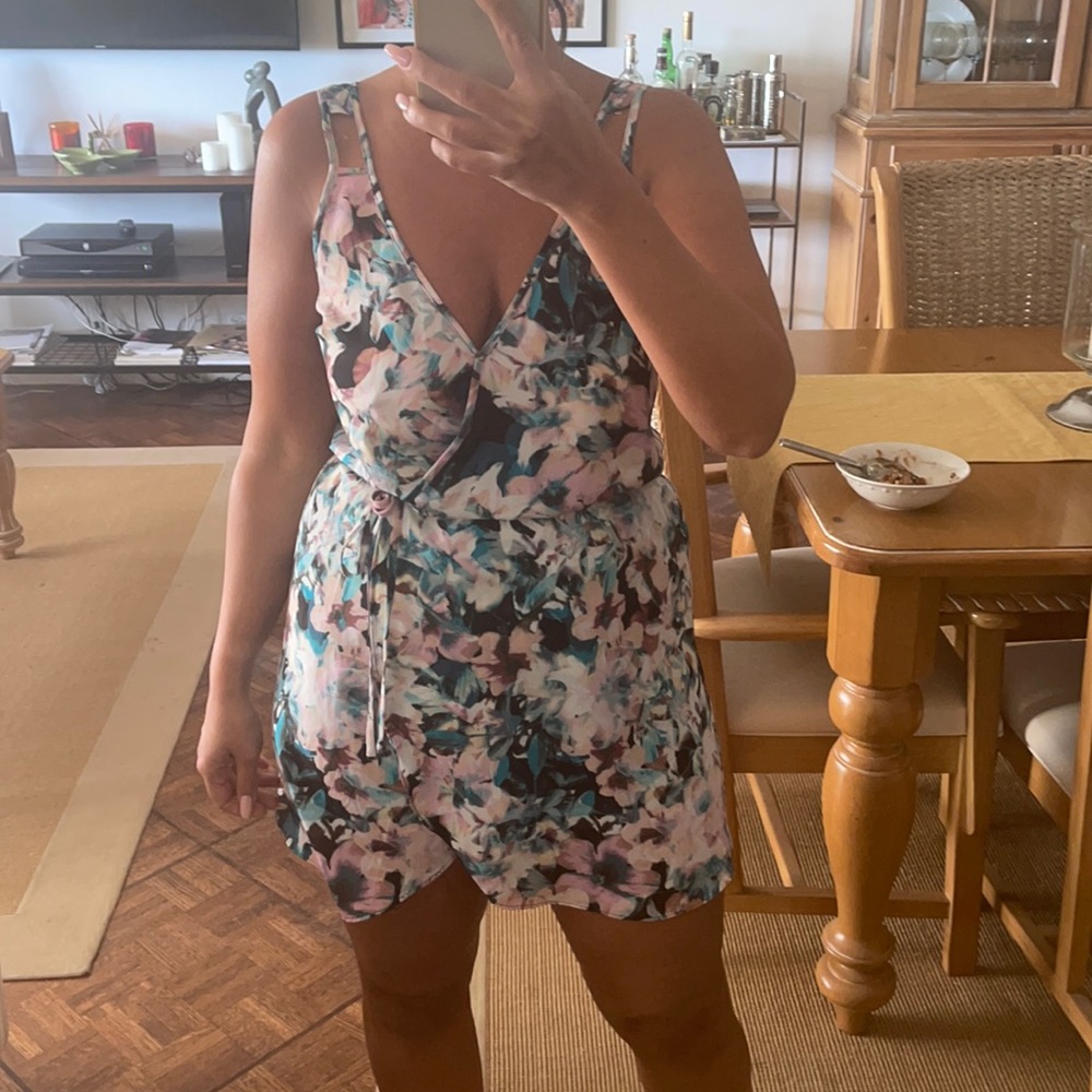 Floral print spaghetti strap wrap dress size M